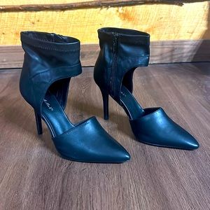 Breckelles heels size 8.5.